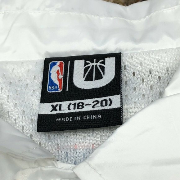 Boy's NBA Cleveland Cavaliers Coach Jacket nwt - Picture 6 of 11